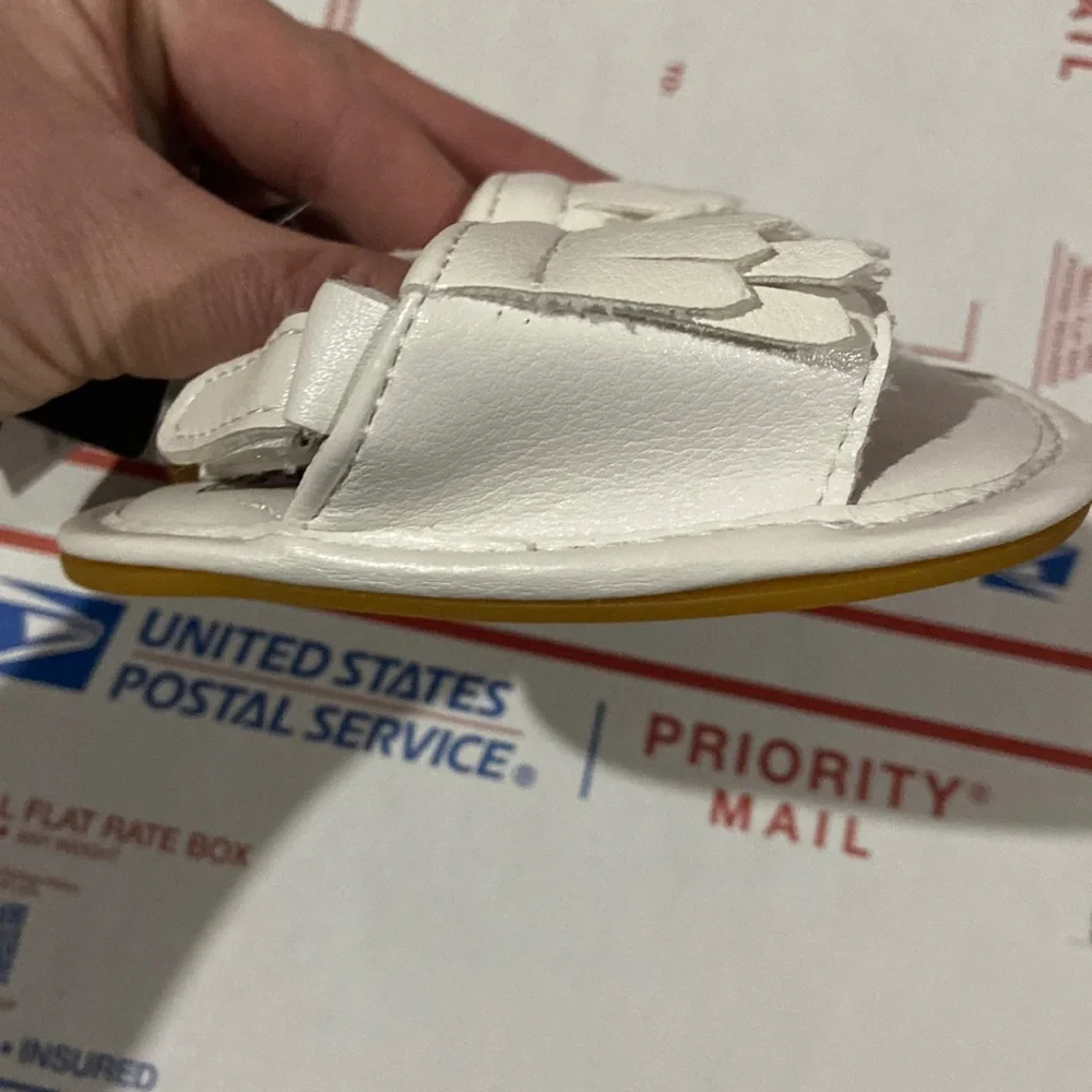 Romirus baby shoes Baby Sandals fringe NWT white 💕 0-6 months size 1